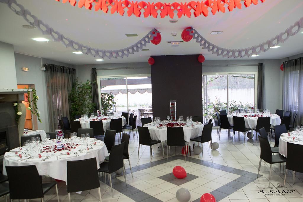 Logis Hotels - Le Pont Bernet - Hotel 2 Etoiles Et Restaurant Le Pian-Médoc 외부 사진